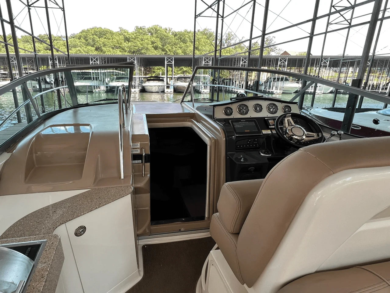 2016 Sea Ray 330 SUNDANCER 33.0 feet, Lake Ozark, MO #24