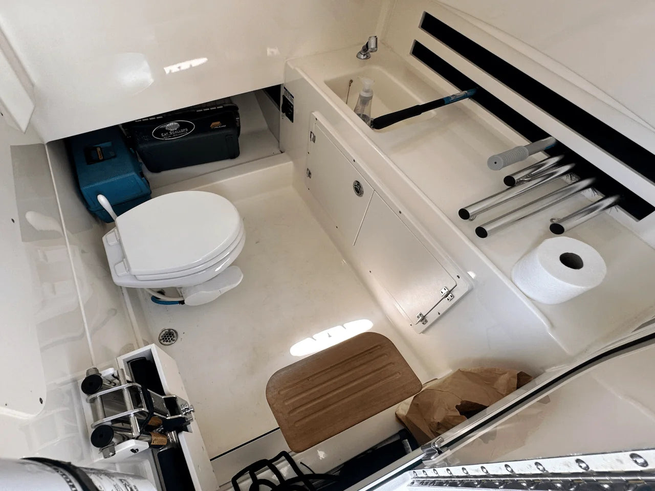 2023 Boston Whaler 330 OUTRAGE 33.0 feet, Danvers, Massachusetts #32