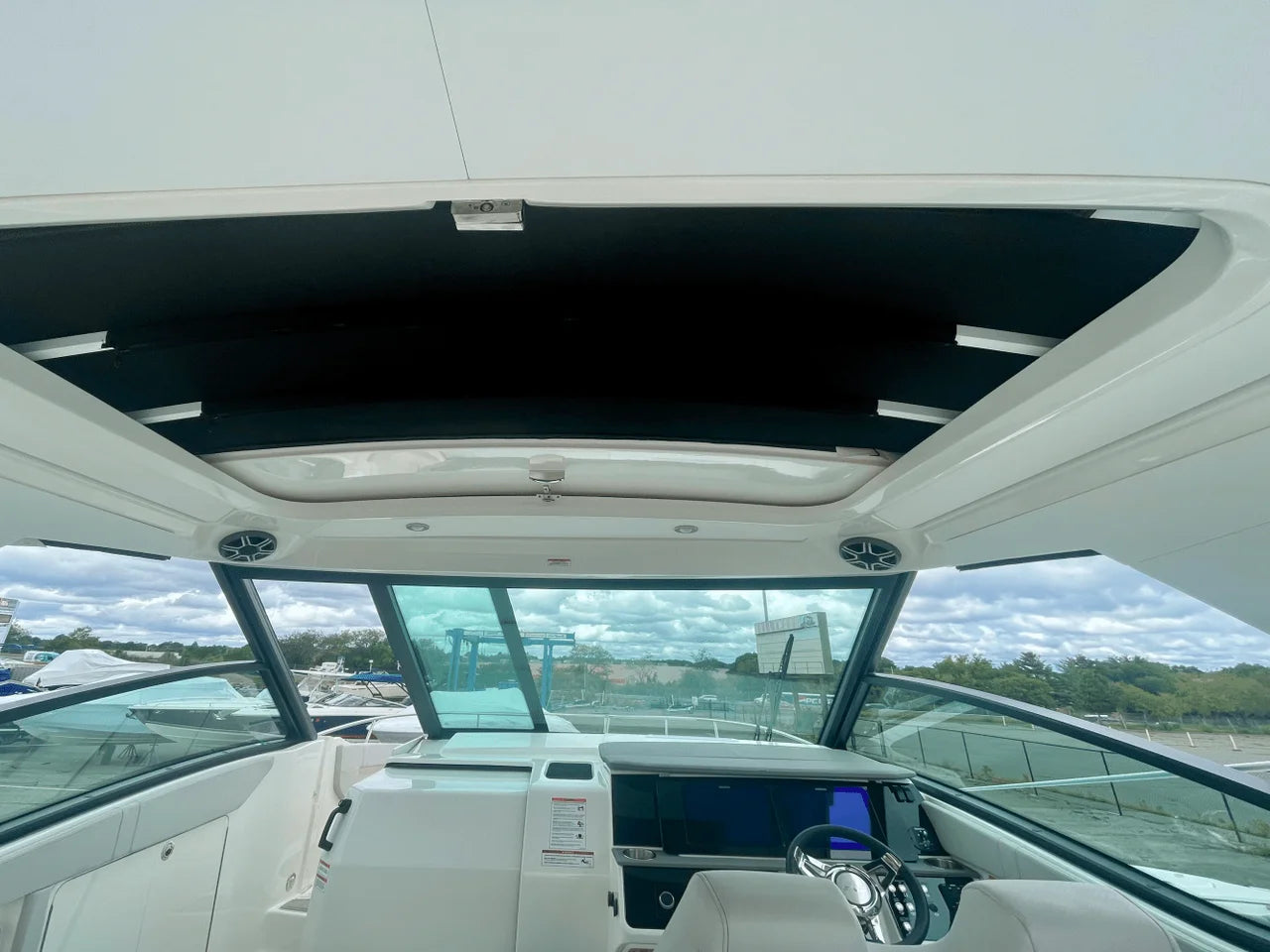 2026 Sea Ray Sundancer 320 Outboard 32.0 feet, Danvers, Massachusetts #5