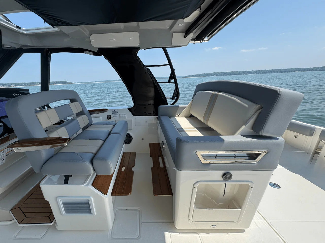 2025 Boston Whaler 380 Realm 38.0 feet, Huntington, NY #25