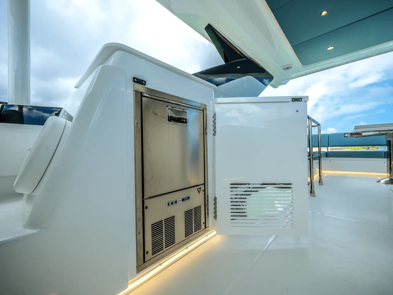 2026 Cruisers Yachts 57 FLY 57.0 feet, Jupiter, Florida #79
