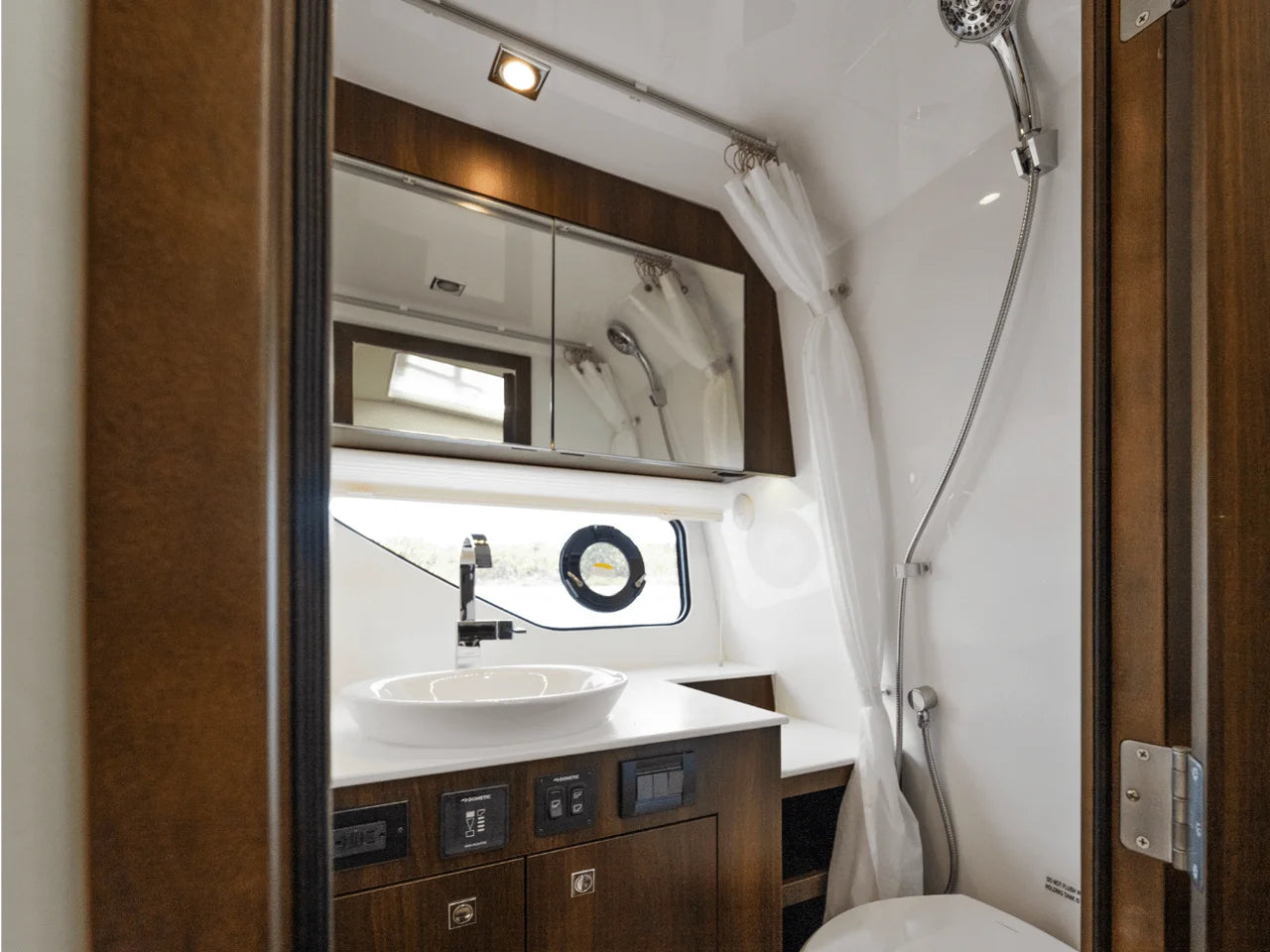2026 Cruisers Yachts 38 GLS Outboard 38.0 feet, Inuvik, Northwest Territories #113