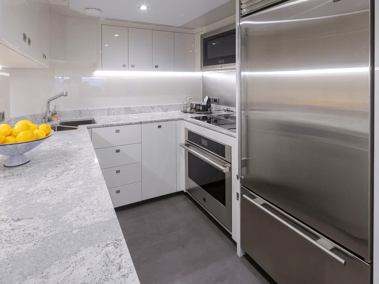 2025 Ocean Alexander 27R 88.0 feet, Pompano Beach, FL #54