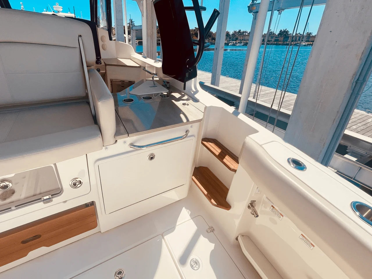 2023 Boston Whaler 350 REALM 35.0 feet, Stuart, FL #35