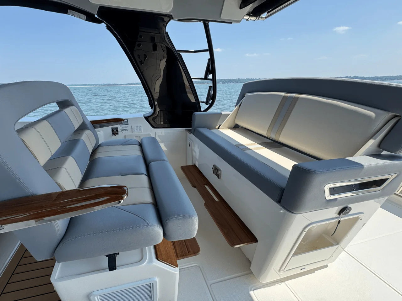 2025 Boston Whaler 380 Realm 38.0 feet, Huntington, NY #26