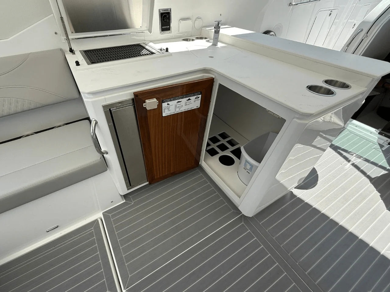 2026 Cruisers Yachts 38 GLS 37.0 feet, Lake Ozark, MO #26