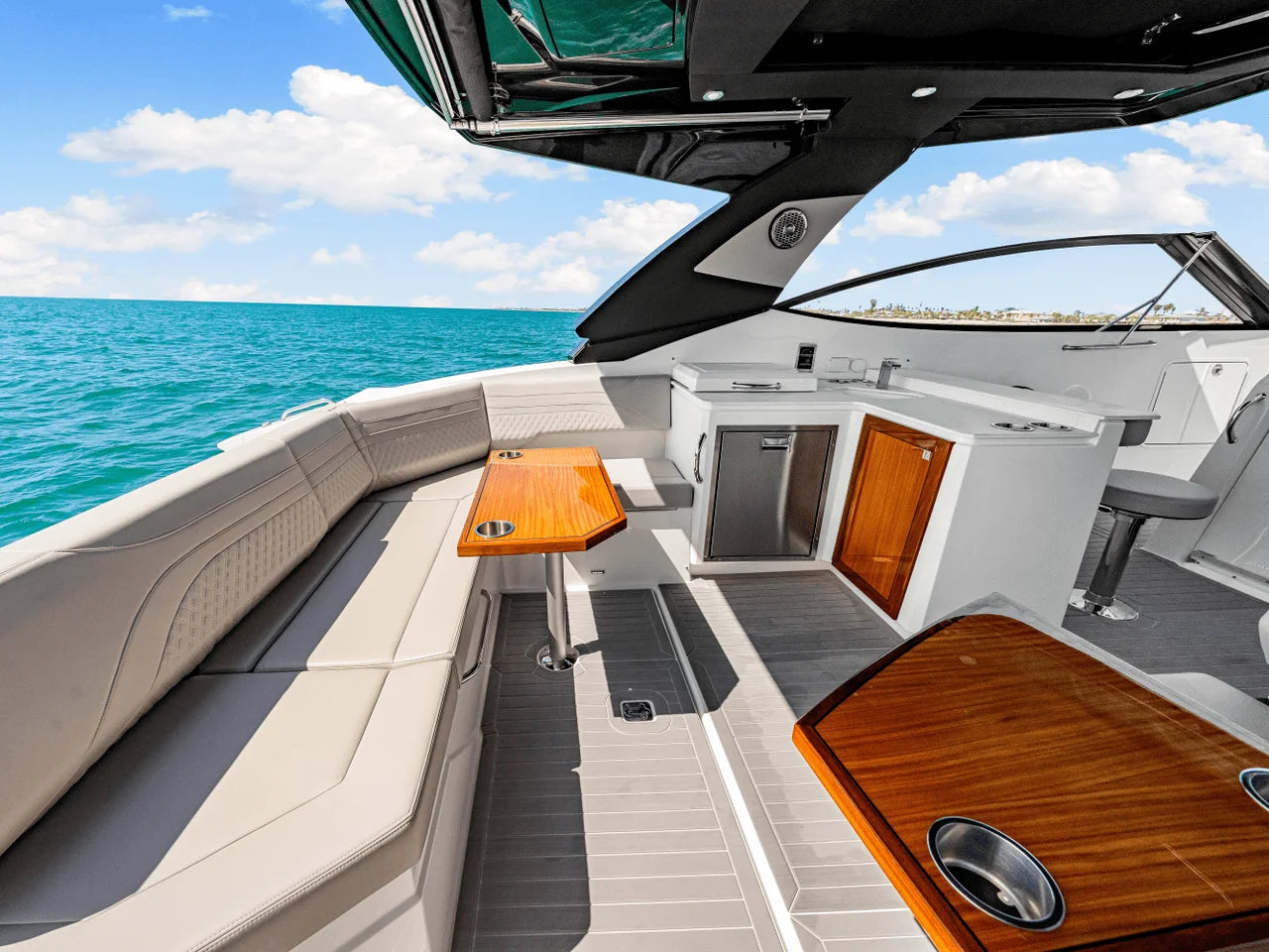 2025 Cruisers Yachts 38 GLS Outboard 38.0 feet, Venice, Florida #10
