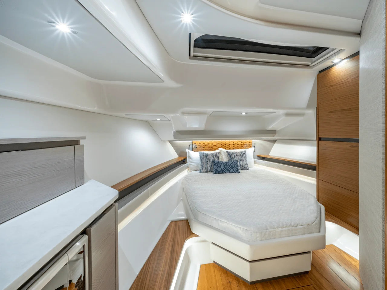 2025 Tiara Yachts LS 48 48.0 feet, Inuvik, Northwest Territories #22