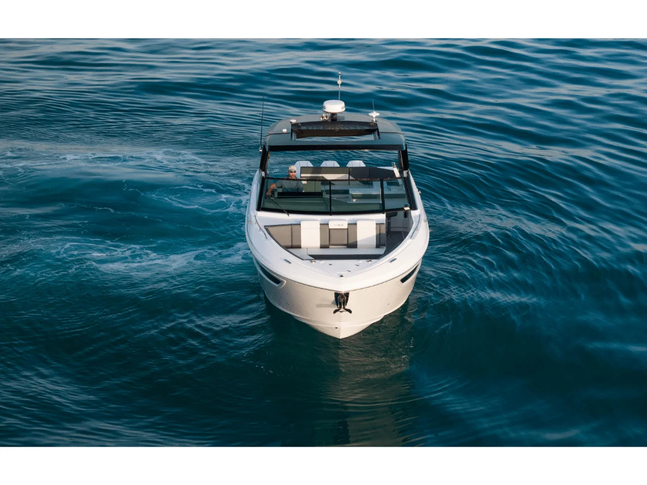 2026 Cruisers Yachts 38 GLS Outboard 38.0 feet, Inuvik, Northwest Territories #13