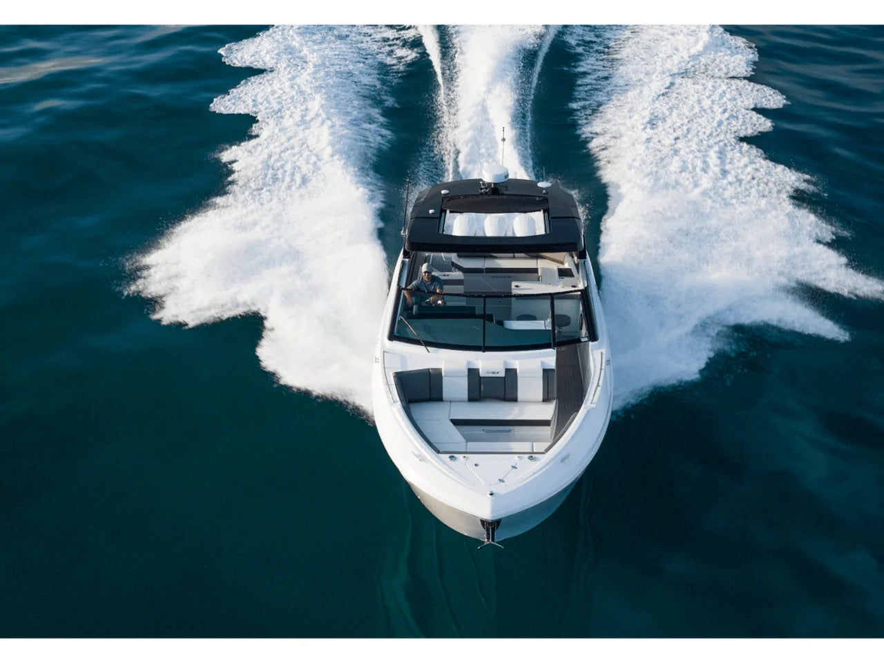 2026 Cruisers Yachts 38 GLS Outboard 38.0 feet, Inuvik, Northwest Territories #21