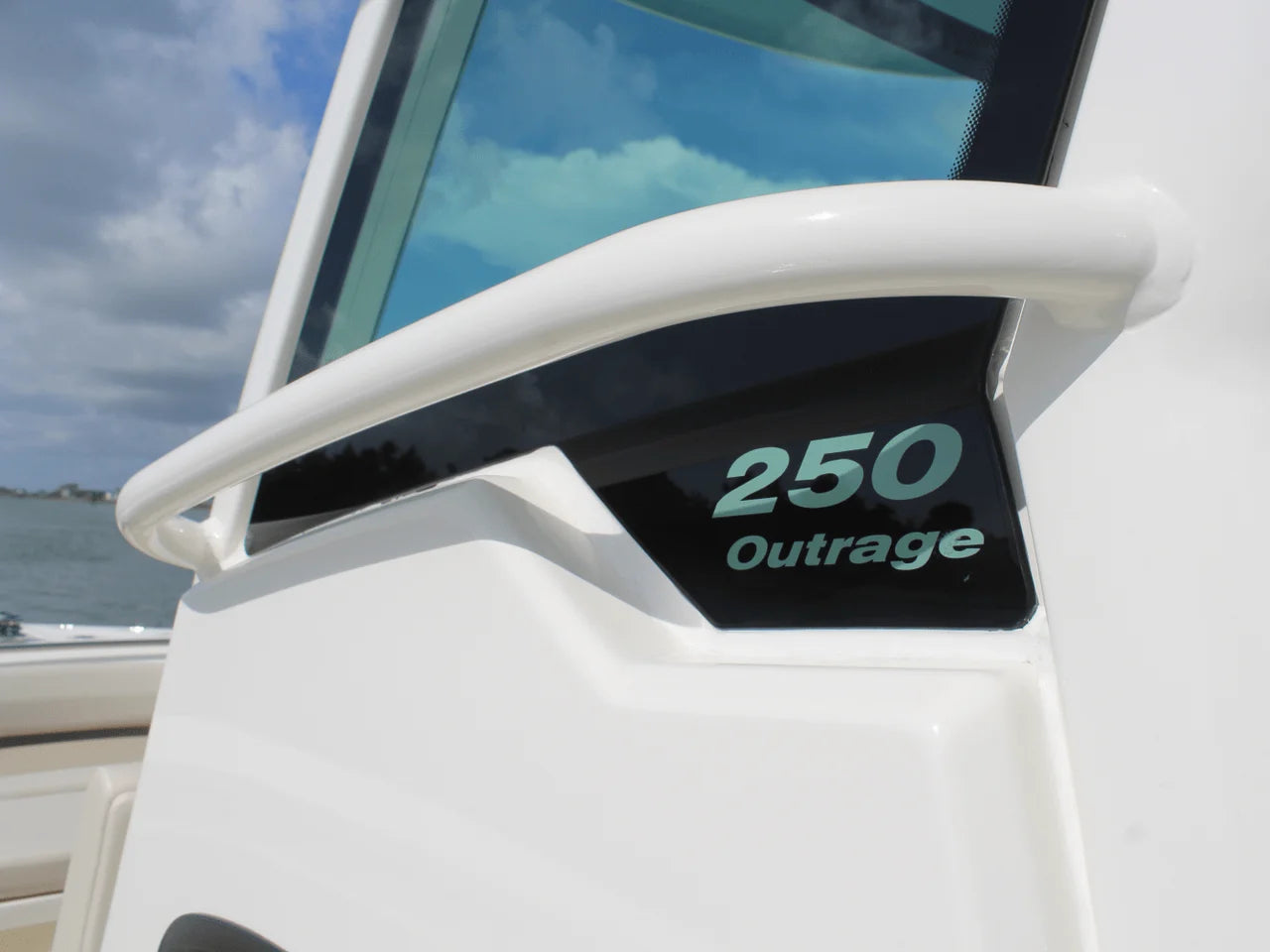 2024 Boston Whaler 250 OUTRAGE 25.0 feet, Wrightsville Beach, North Carolina #27